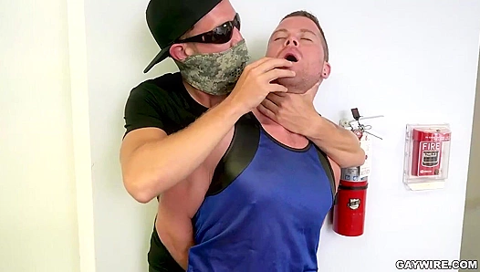 Glory Hole Gym Session: Deep Throat Warm-Up Starts Now – GayXXX 18+