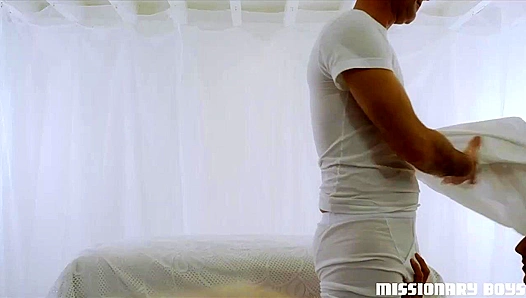 Oaks Claims Tight Twink in Hot Missionary Domination Scene – MissionaryBoys 18+
