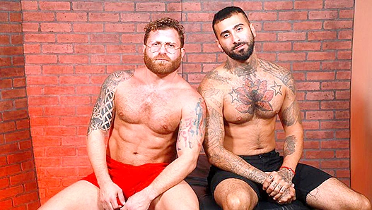 Rikk Riley Goes Wild: Hot Bareback Fun with Hairy Bear Daddies – 18+
