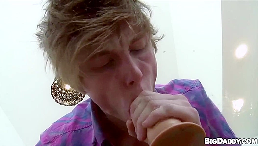 Emo Twink Gets Fully Impaled by StepDaddy Pauls Massive Load – FreshCast