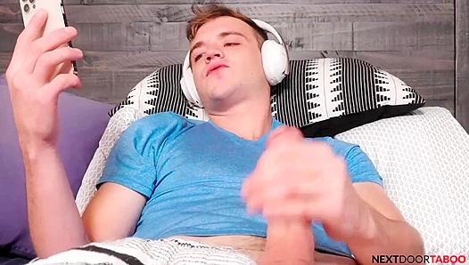 Caught by Surprise: Scott Finds Cristiano Jerking Off – NextDoor Originals