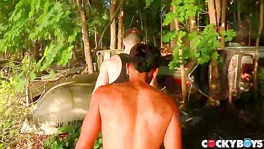 Noah Fox Tristan Hunters Steamy Outdoor Encounter – CockyBoys 18+