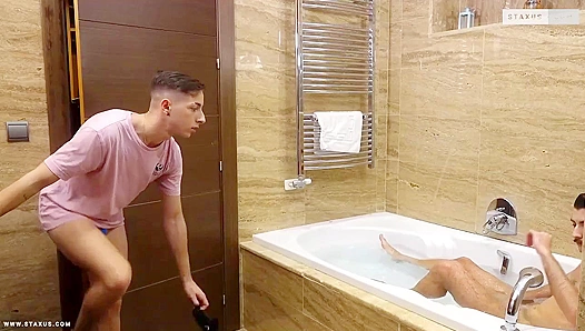 Jonny Montero Pierre Rubberax Ignite Hot Shower Action – GayXXX