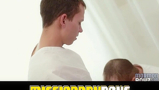 Young Lovers Take Turn Riding Elder Lindsays Huge Cock – Steamy HD Gay Sex