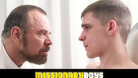 Addisons Pleasure Builds as Bold Stepdad Teases Him Deeper – GayPornHub 18+
