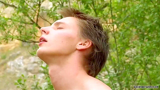 Outdoors Gone Wild: Kevin Ateah Adam Ross Share Deepthroat Action – LollipopTwinks