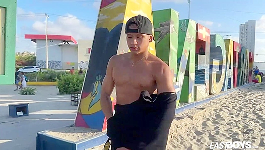 Chiseled God Damond Brown Flexes Every Muscle – EastCoast Heat 18+