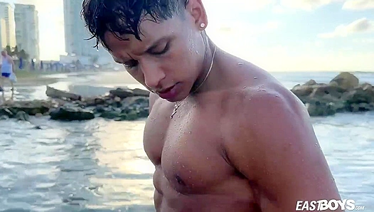 Steamy Encounter: Hot Hunks Collide in EastBoys Wildest Moments – Ciao Alves