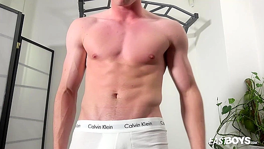 Bruce Paul Flexes Hard Muscle in Hot Solo Workout Fantasy – EastBoys