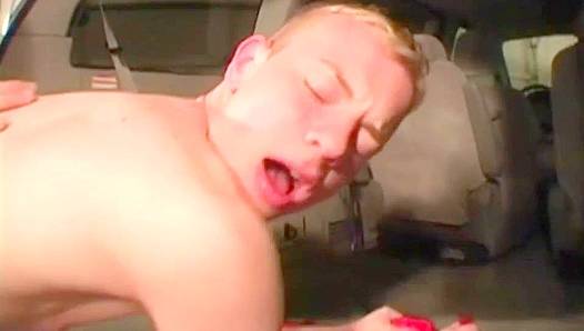 Steamy Dick Massage Duo: Brenden Trae Go Wild – BoyzParty 18+