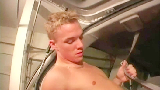 Steamy Dick Massage Duo: Brenden Trae Go Wild – BoyzParty 18+