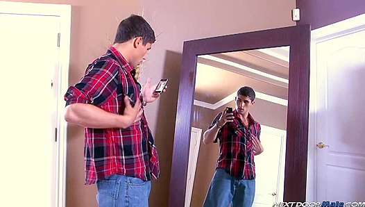 Jimmy Clay JERKS OFF Locked Eye-to-Eye With HIS Reflection — NextDoorMale