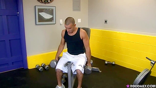 Rod Daily Gym Hunks Get Steamy—Sweaty Locker Room Groans – GayPorn 18+