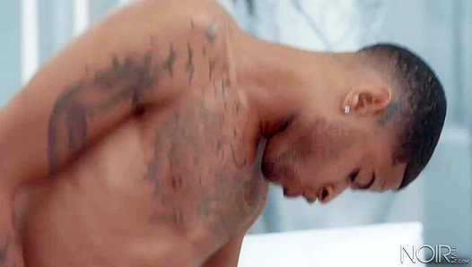 Aaron Reese Leon Redd Heat Up the Sheets with Big Dick Energy – NoirMale