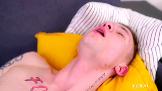 Max Gens Intense Solo Session — Hard Strokes Steamy Finish – JAWKED