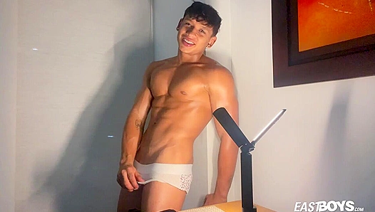Pretty Boy Damond Teases EastCoast Guys With Irresistible Charm – 18+