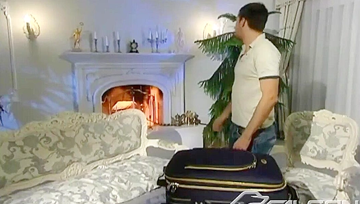 Dominating the Hunk: Ludovic Takes Control in Steamy Gay Encounter – 18+