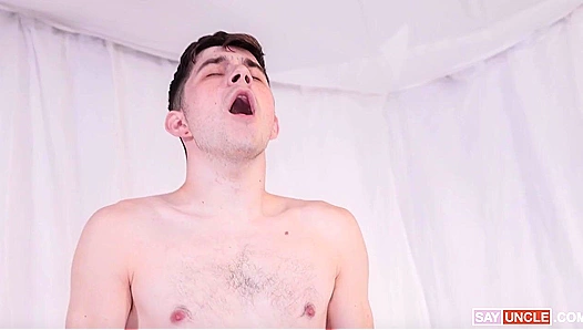 Muscle Meets Muscle: Intense Anal Love in Steamy Missionary Encounter – GayPornoHub