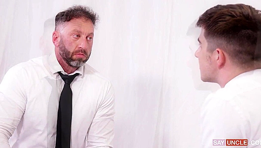 Muscle Meets Muscle: Intense Anal Love in Steamy Missionary Encounter – GayPornoHub