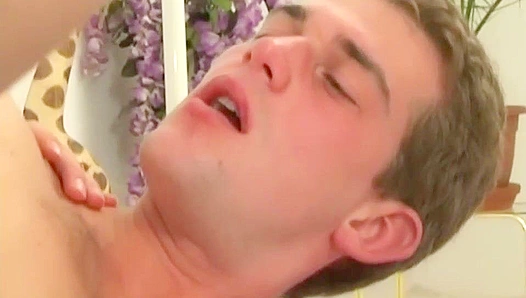 Horny Hunks Goran Nemanja Heat Up the Sheets – GayLifeNetwork