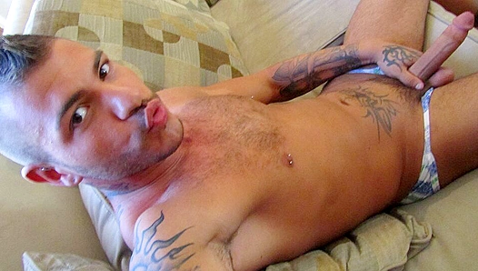 Tristan Mathews Ripped Body Lights Up This Steamy Handjob Scene – GayXXX 18+