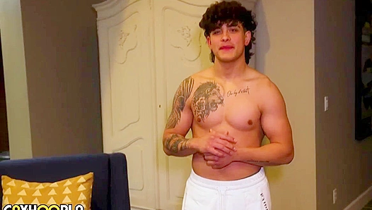 Zachary Maddoxs Tattooed Body Flexes as He Jizzes Hard – Steamy Solo Session 18+
