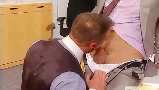 Derrek Diamond Burns Up the Office with Steamy Gay Desire – GayPornHeat 18+