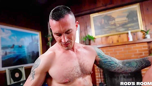 Derek Kage Claims Devin Franco in Hot, Sweaty Bed Domination – RodsRoom 18+