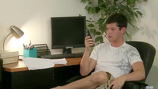 Evan Mercy Chase: Hot Teen Anal Encounter in Classroom – 18+ GayPorn
