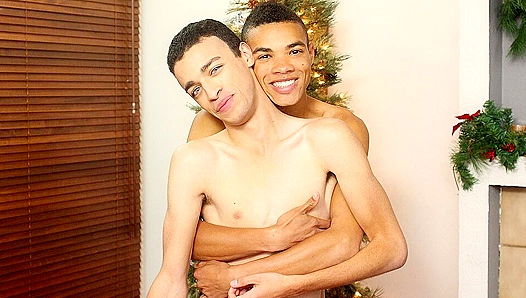 Cockmas Heat: Dustin Robbies Mind-Blowing Blowjob Fantasy – NaughtyTwinks 18+