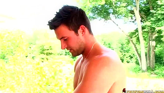Outdoor Heat: Trystan Bull Ben Rose Ignite Passion Under the Sun – GayHookUps 18+