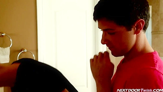 Wild Neighbors: Steamy Threesome with Twinks Scott Jake – NextDoorAction 18+