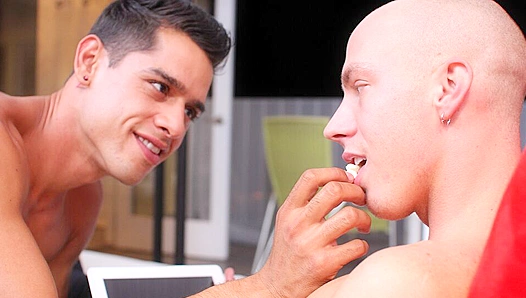 Matthew Kings Horny Ride: Deep Thrusts in Steaming Gay Passion – 18+