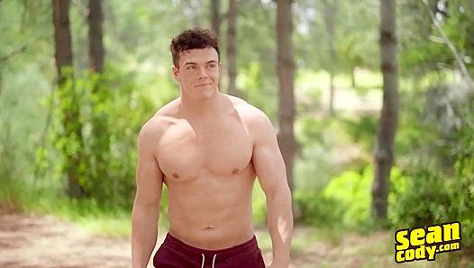 Clark Reids Hot Solo Session: Sculpted Muscle Steamy Moves – GayRoids 18+