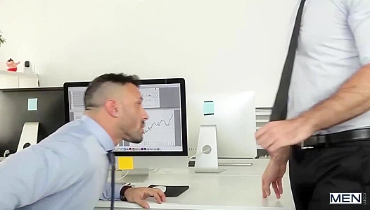 Horny Bear Dakota Vice Goes Wild for Hairy Muscle Sex – The Gay Office