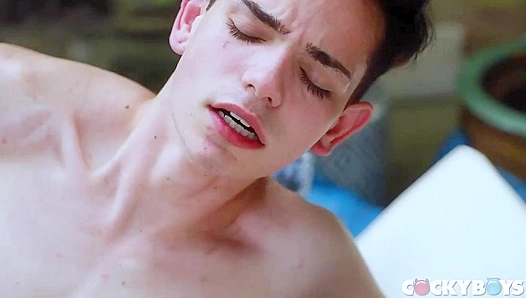 Thirsty for More: Eli Bennetts Hot Outdoor Encounter with Taylor Hanson – CockyBoys 18+