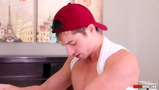 Mickey Knox Taylor Reign Ignite Steamy Chemistry – GayPornFun 18+