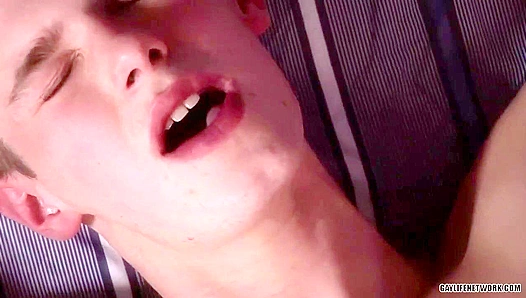 McKensie Dominates Drake Lawand in Hot Twink Action – LollipopTwinks 18+