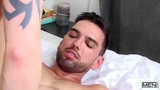 First Time Fever: Lucky Daniels Claims Darin Silvers Virgin Ass – Str8ToGay 18+