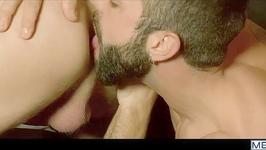 Hector Matt Seduce Clueless Straight Tourist – Steamy Gay Affair Begins