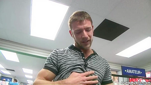 Kevin Crowns Aarons Huge Load in Hot Public Glory Hole Session – OutInPublic
