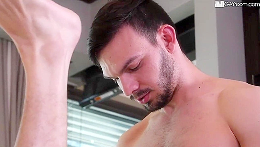 Sensual Massage Turns Hot—Jason Maddox Slater James Heat Up the Room – GayXXX