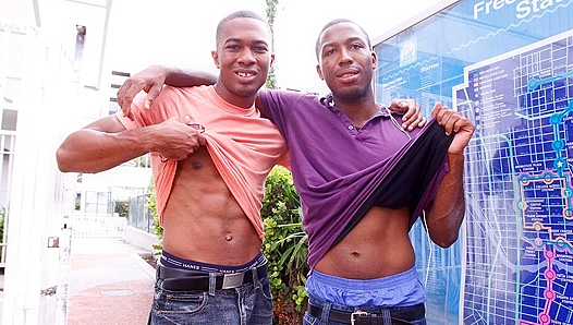 Sean Xavier J.P. Richards Dive Deep in Raw Urban Anal Ride – 18+