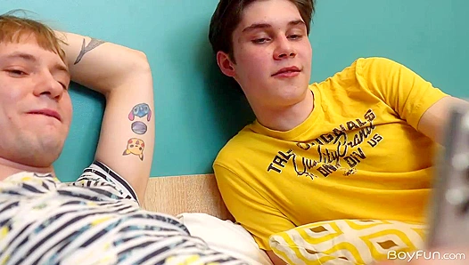 Steamy Passion Unleashed: Max Gen Scott Smiths Hot Shared Moment – GayXXX Exclusive