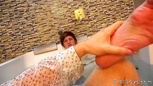Worshiping Feet While Grinding Hard — Antony Carters Steamy Solo Session – EastBoys