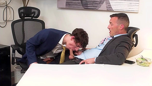 Steamy Office Encounter: Cristiano Derek Gets Naughty – JerkBuddies 18+