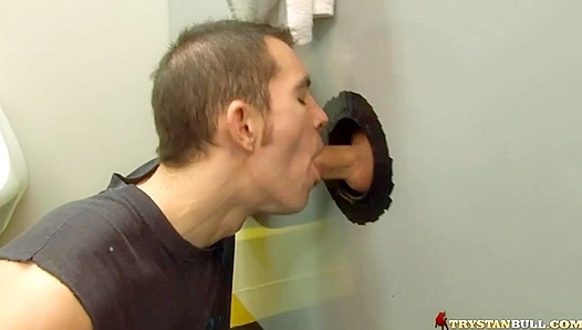 Rimmed Raw in Public: Trystan Bull Feasts on Dylan Hausers Hole – NaughtyFUn 18+