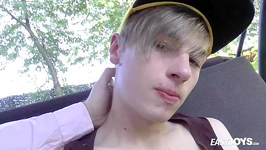 Jay Sheen Takes a Steaming Handjob Outdoors – Bold Public Tease EastBoys 18+