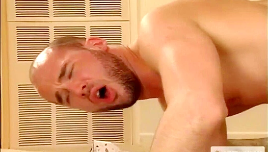Vinnie Claims Kai in Hot Greenhouse Sex Ride – GayPornHaus 18+