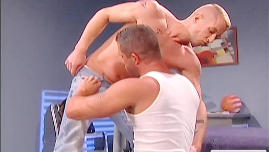 Mike Powers Takes Control: Rough Ready Gay Tryst With CJ Knight – HotHouse M4M